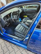Volkswagen Golf 7 R Variant mit Performance Paket - : V mit