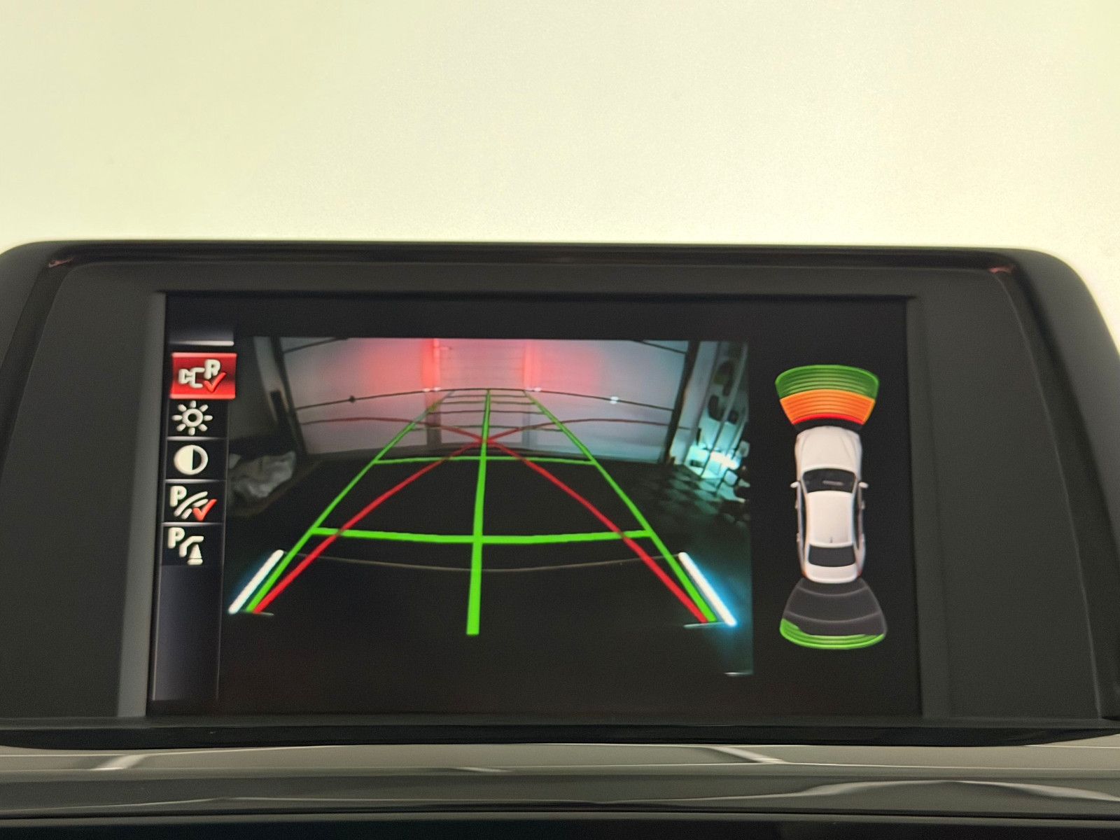 Fahrzeugabbildung BMW 320 d Lim. SPORT LINE/XENON/KAMERA/PDC/KLIMA