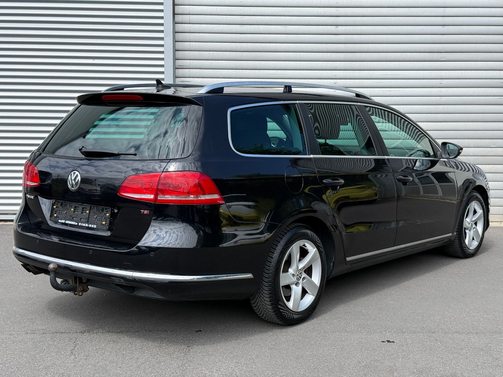 Fahrzeugabbildung Volkswagen Passat Variant Comfortline 1.8 TSI AHK GRA Navi