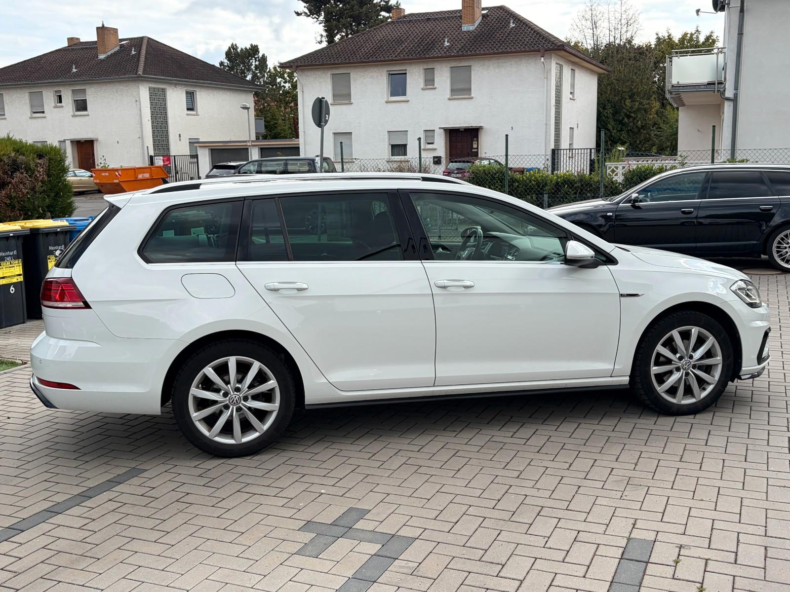 Volkswagen Golf VII Var Highline R Line*Pano*Kamera*ACC