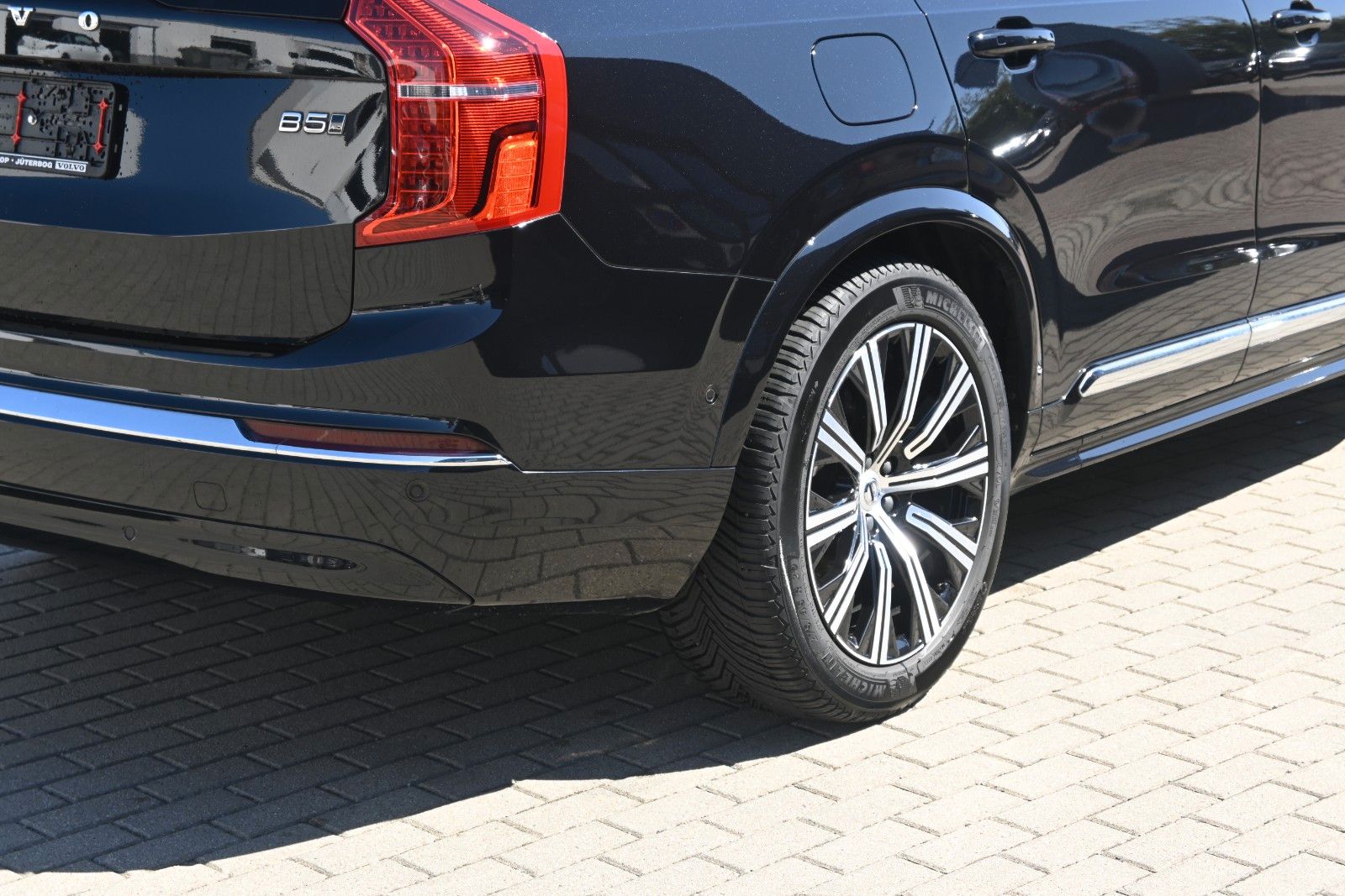 Fahrzeugabbildung Volvo XC90 B5D AWD Plus Bright*LED*PANO*STHZ*360*H&K