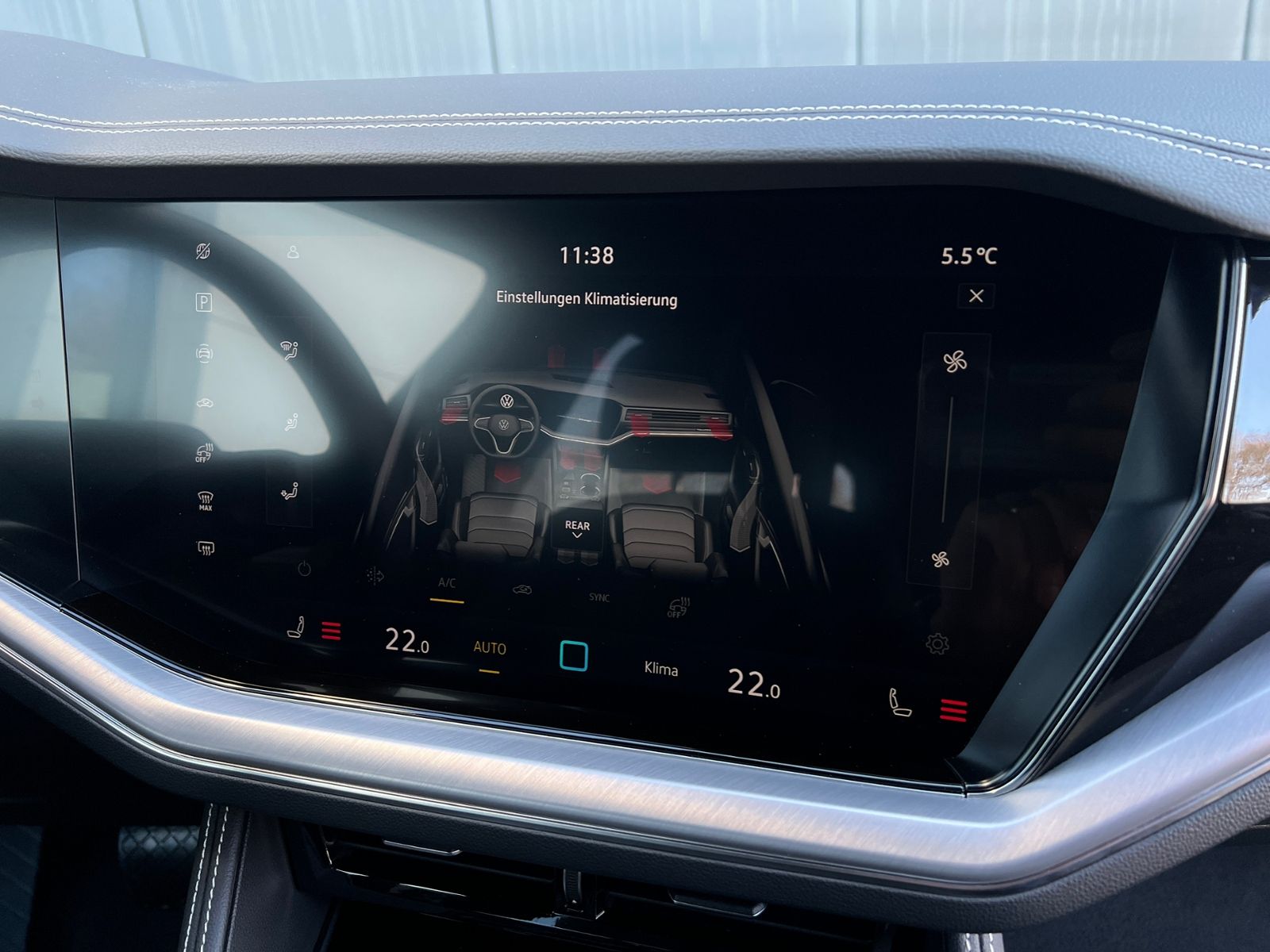 Fahrzeugabbildung Volkswagen Touareg 3.0 TDI 4MOTION *AHK, Luftfederung, 19*-