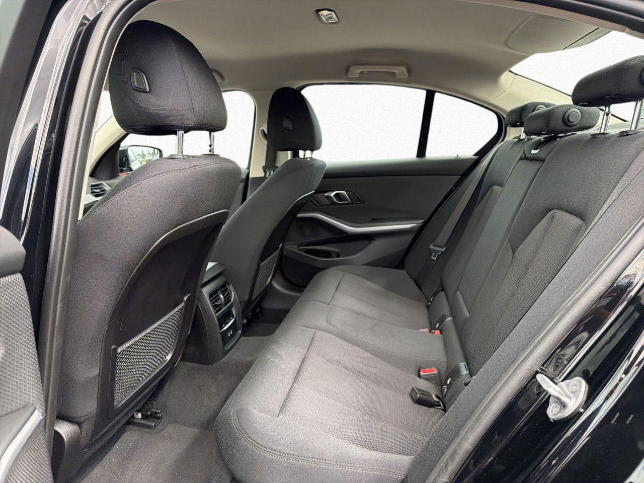 BMW 330 i Limo Aut. Widescreen LED 18" SHZ Lordose, миниатюра 10