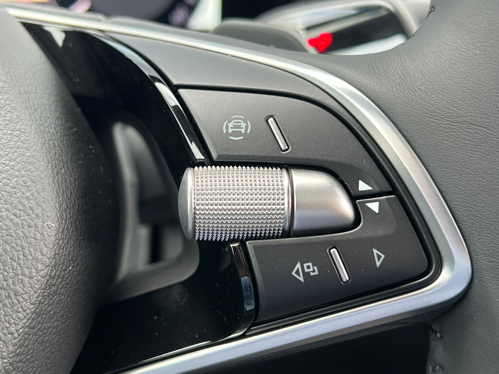 Fahrzeugabbildung SKODA Kodiaq Selection 2.0 TDI DSG *7-Sitzer, AHK, Nav