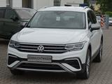 Volkswagen Tiguan Allspace 2.0 TDI DSG Elegance 4Motion - mit Diesel-Antrieb: Alcantara, Scheckheftgepflegt