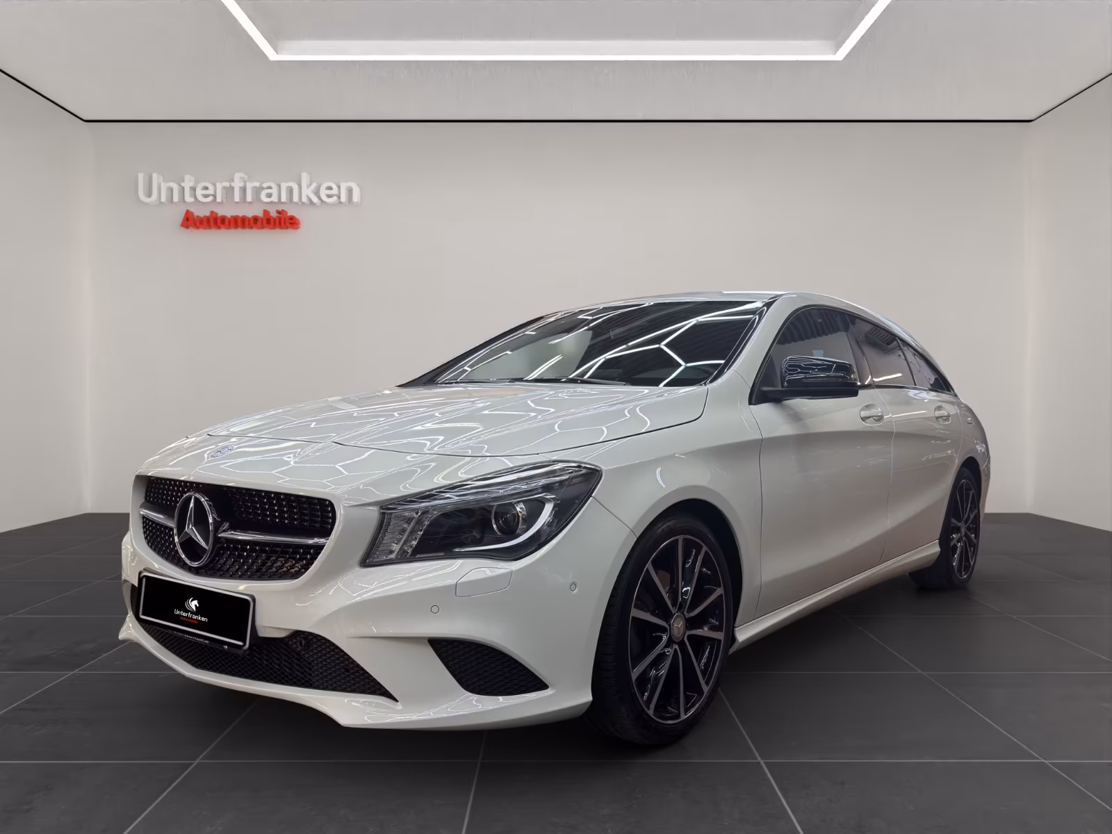 Mercedes-Benz CLA 200 SB-KAMERA-AMBIENTE-NIGHT-TEMPOMAT-8FACH