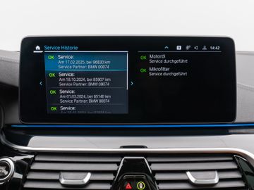 Fahrzeugabbildung BMW 530e M Sport Panorama360°Laser HUD DAB HiFi AHK