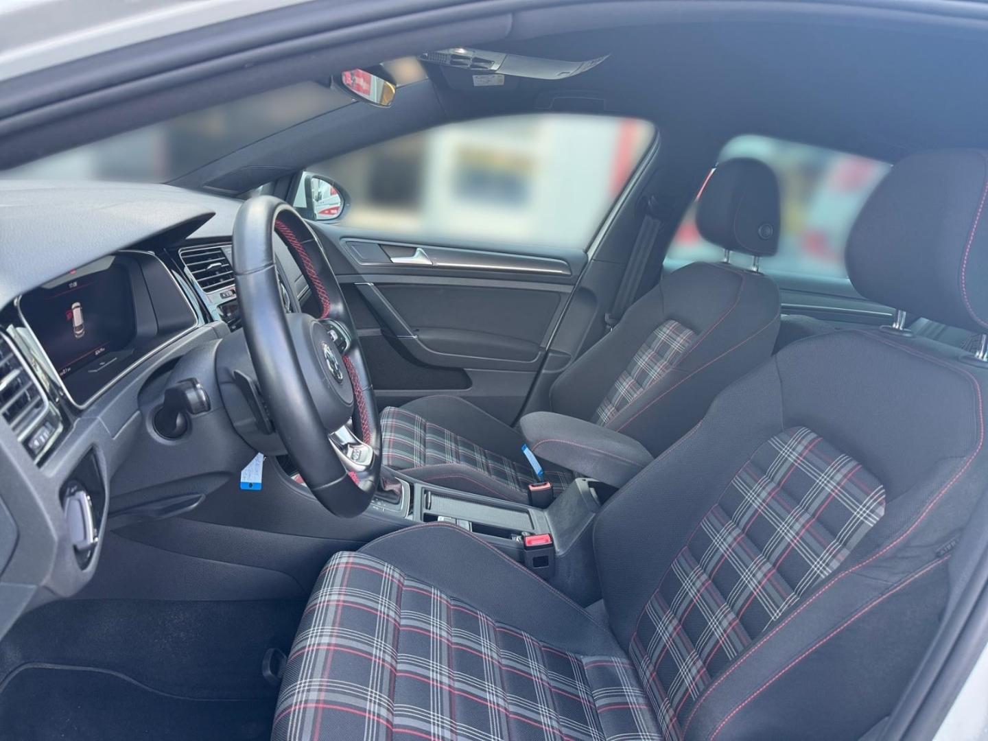 Volkswagen Golf VII GTI Performance 2.0 TSI DSG AHK Navi DC