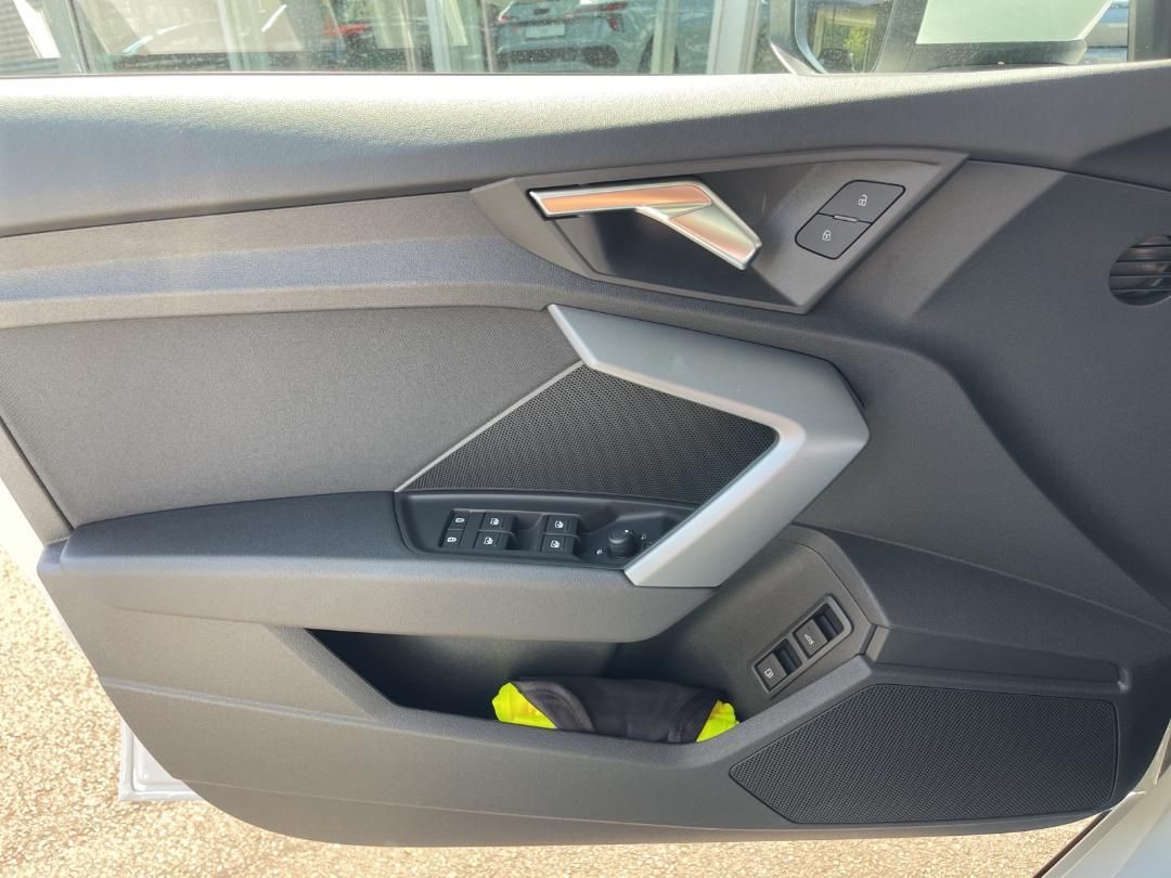 Fahrzeugabbildung Audi A3 allstreet 40 TFSI e S tronic Kamera,LED,Navi