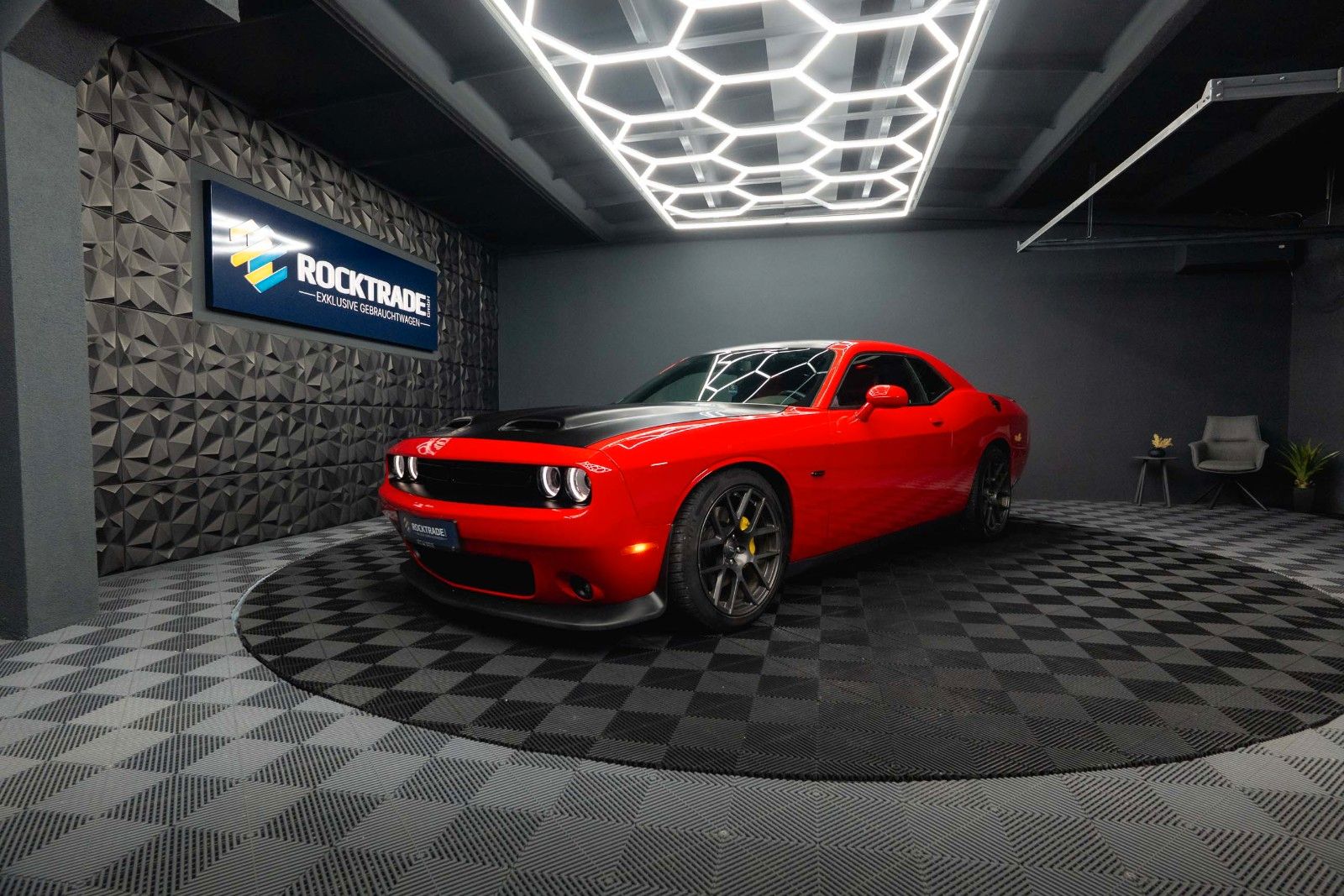 Fahrzeugabbildung Dodge Challenger 6.4 V8 SRT 392 R/T SCATPACK RED DEVIL