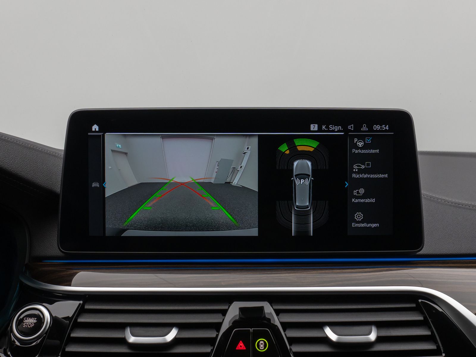 Fahrzeugabbildung BMW 530e Luxury Line Kamera DAB WLAN Alarm Sport AHK