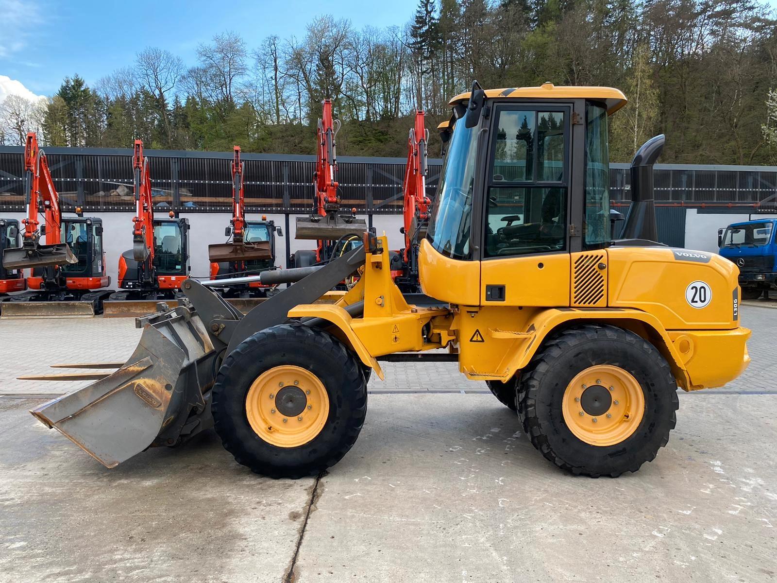 Volvo L 30 G *SW + Schaufel + Gabel* 35