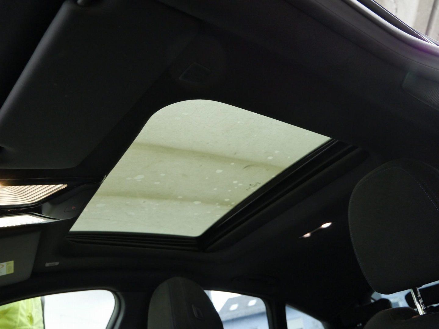 Fahrzeugabbildung BMW i4 eDrive40 M Sportpaket Driving Assistant Profe