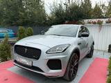 Jaguar E-Pace E-PACE R-Dynamic AWD - silberne Jaguar E-Pace