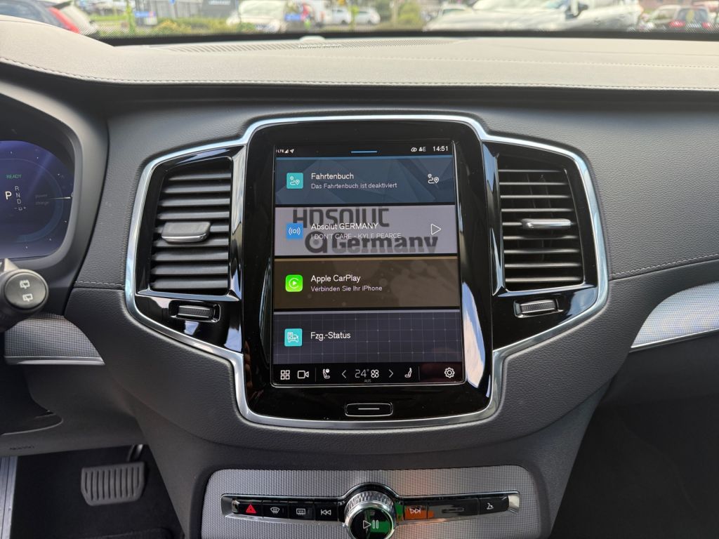 VOLVO XC90 T8 AWD Plug-in Hybrid Plus Dark AHK semi el VOLVO XC90 T8 AWD Plug-in Hybrid Plus Dark AHK semi el