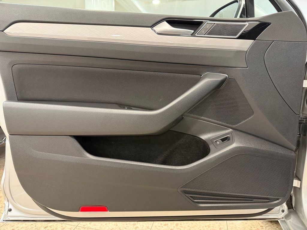 VW Passat Variant - Bild 17