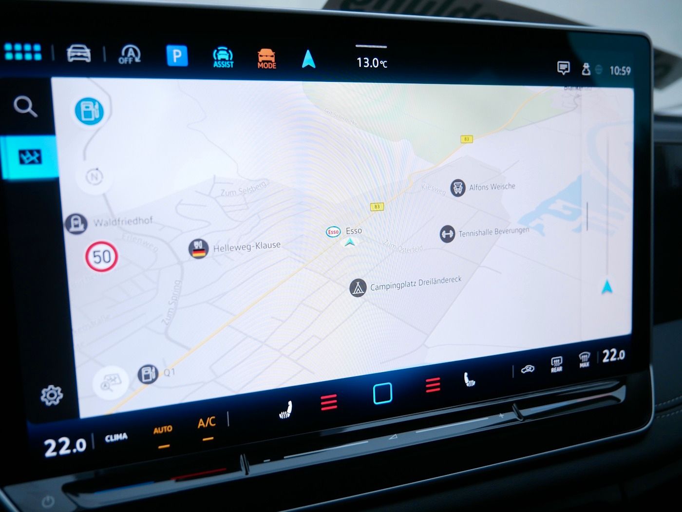 Fahrzeugabbildung Volkswagen Tiguan 1.5 eTSI Life NEU52T Matrix AHK Kamera AC