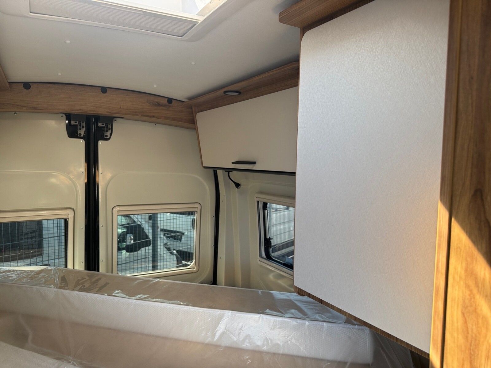 Fahrzeugabbildung Karmann Dexter 4x4 DE 570 AW Allrad 4x4, Rückfahrkamera