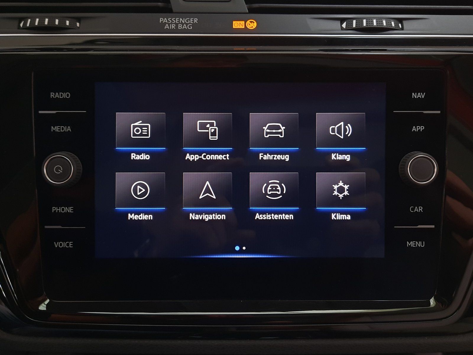Fahrzeugabbildung Volkswagen Touran Highline TSI *AHK*Panodach*LED*PDC*Navi*