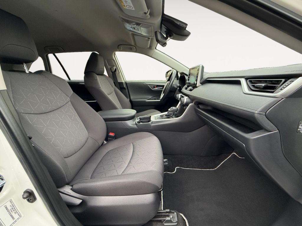 Fahrzeugabbildung Toyota RAV 4 2.5 4x2 Hybrid Team Deutschland