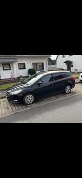 Ford Focus Turnier 1.0 EcoBoost 92kW Business Edition - Ford Focus: Schwarz, Edition