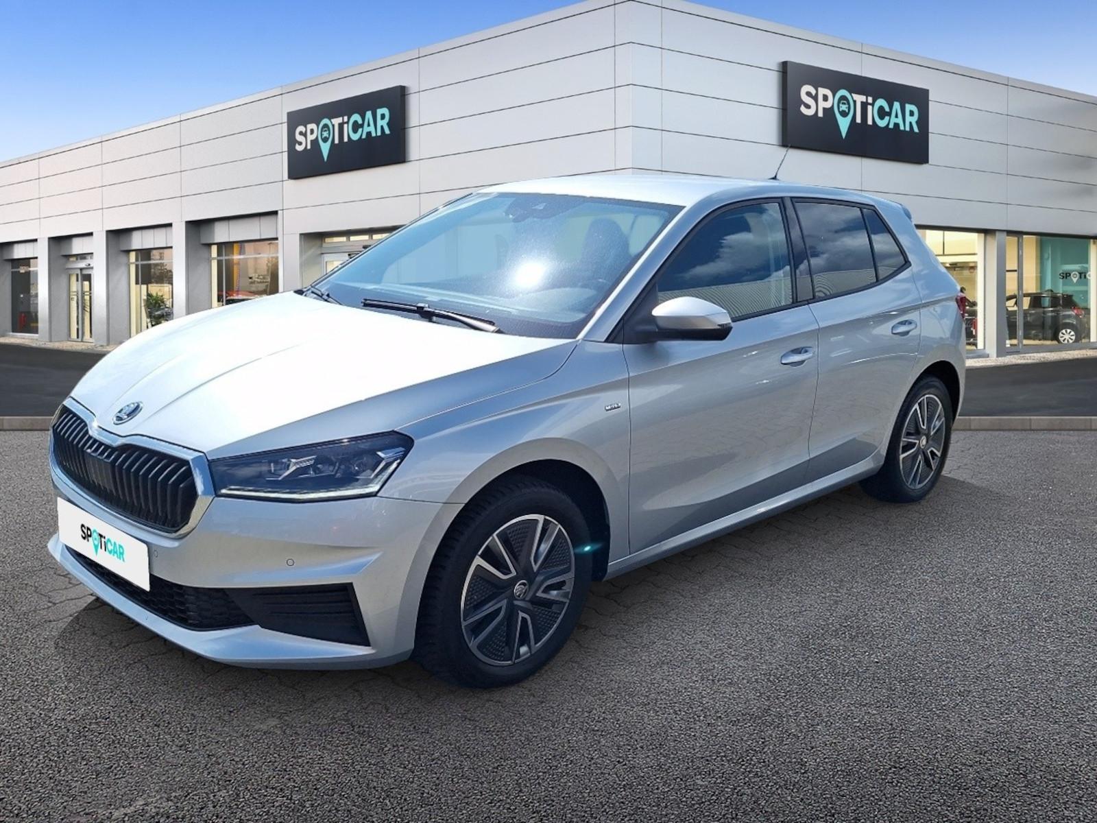 Skoda Fabia Tour 1.0 TSI Navi Allwetter Kamera PDC vor