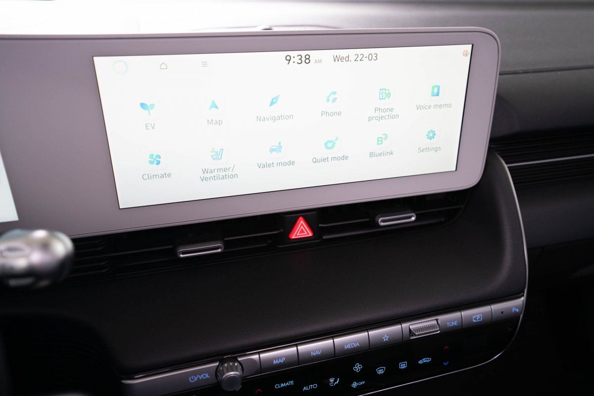 Fahrzeugabbildung Hyundai IONIQ 5 58kWh AWD UNIQ Assistenzpaket