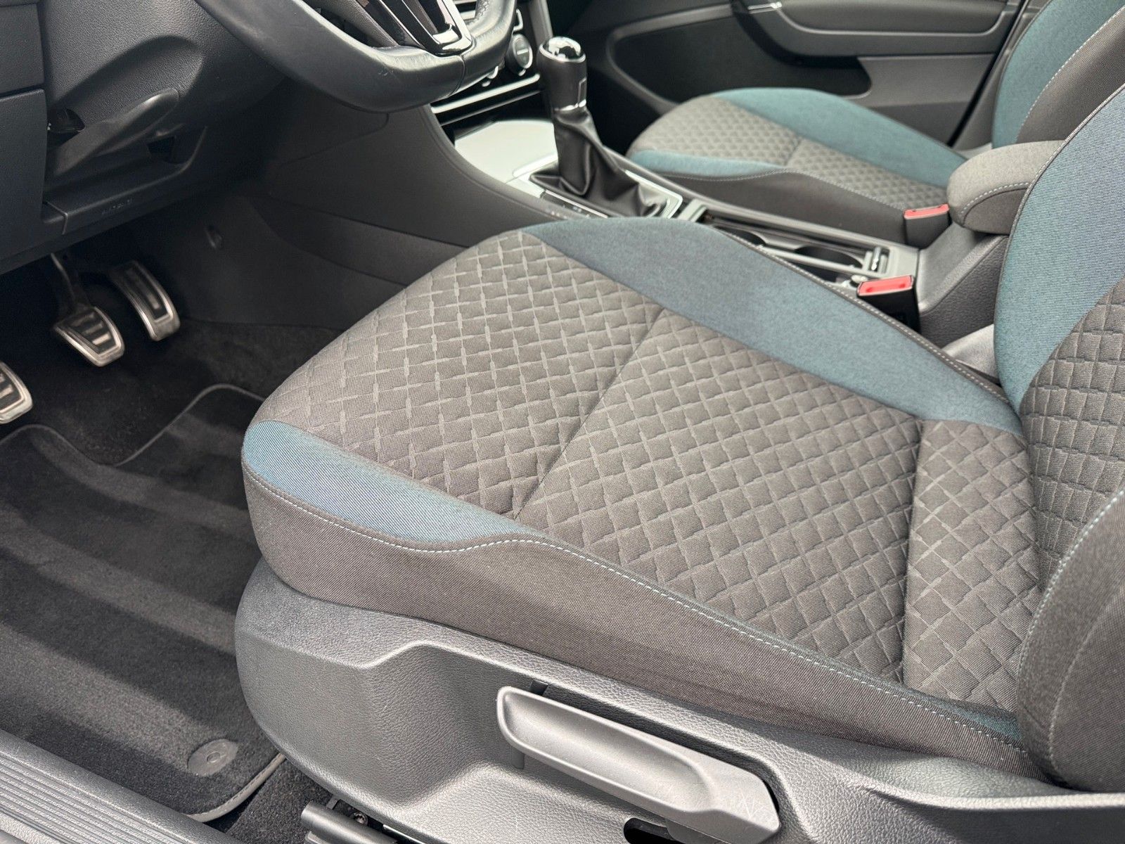 Fahrzeugabbildung Volkswagen Golf VII Lim. IQ.DRIVE