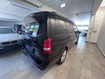 Mercedes V 220 - 6