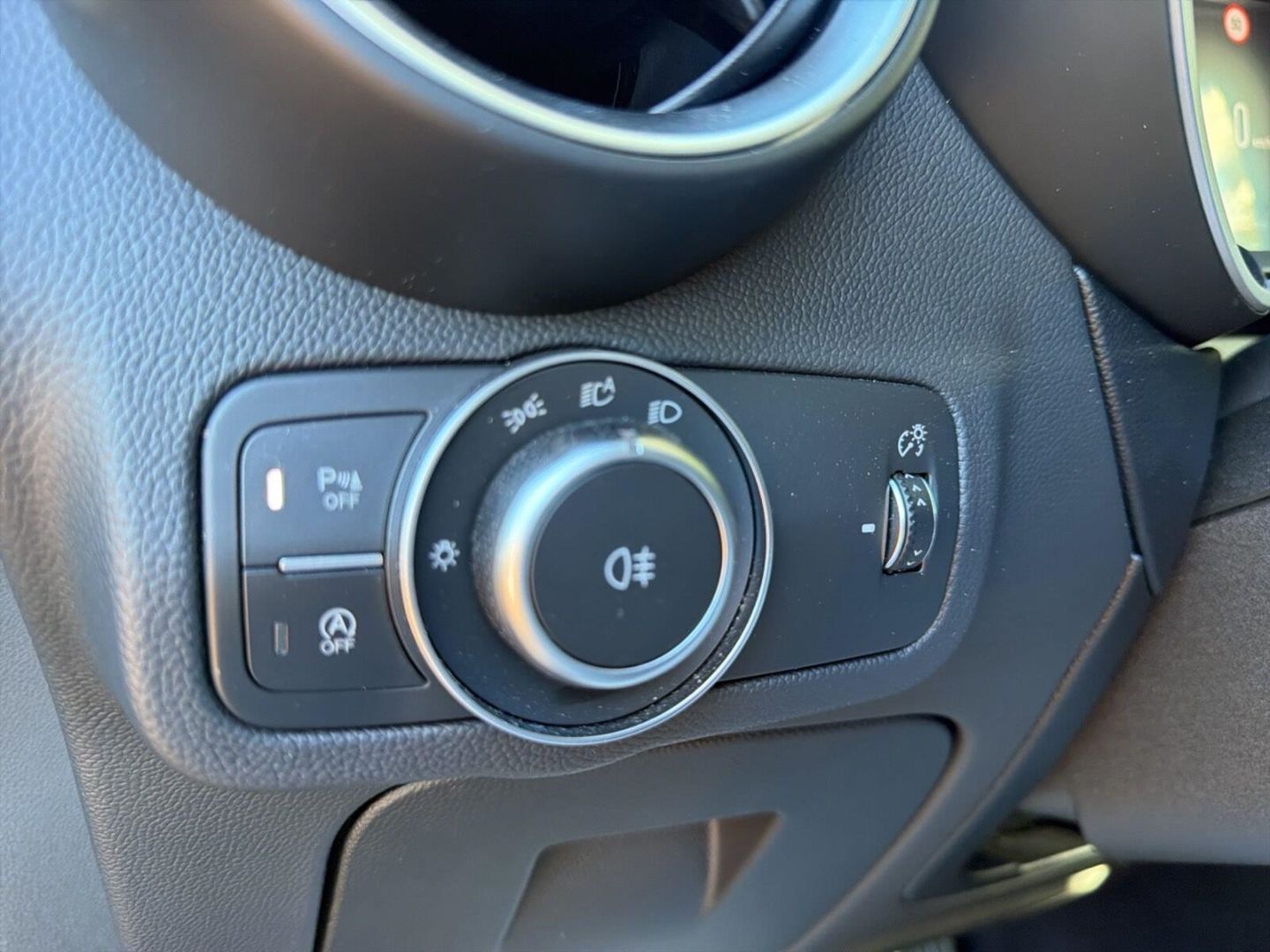 Fahrzeugabbildung Alfa Romeo Stelvio Quadrifoglio Q4 VOLL inkl. Auspuffanlage