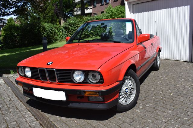 BMW 320i E30 Cabrio Sechszyliner