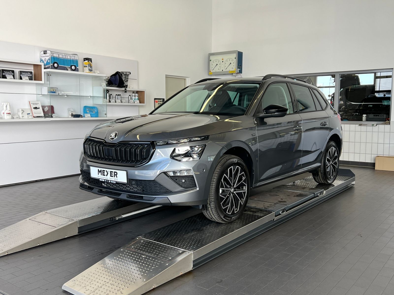 Fahrzeugabbildung SKODA Kamiq Tour 1.0 TSI DSG *AHK, Matrix-LED, Kamera*