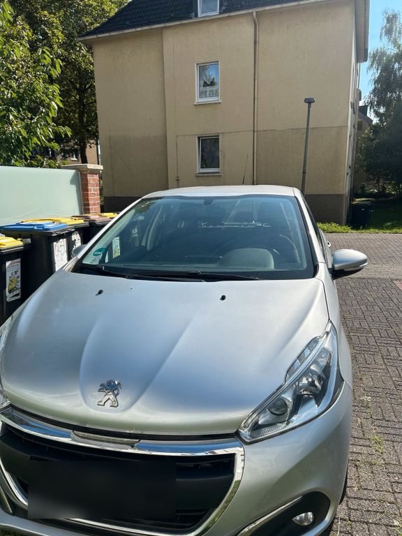 Image of Peugeot e-208