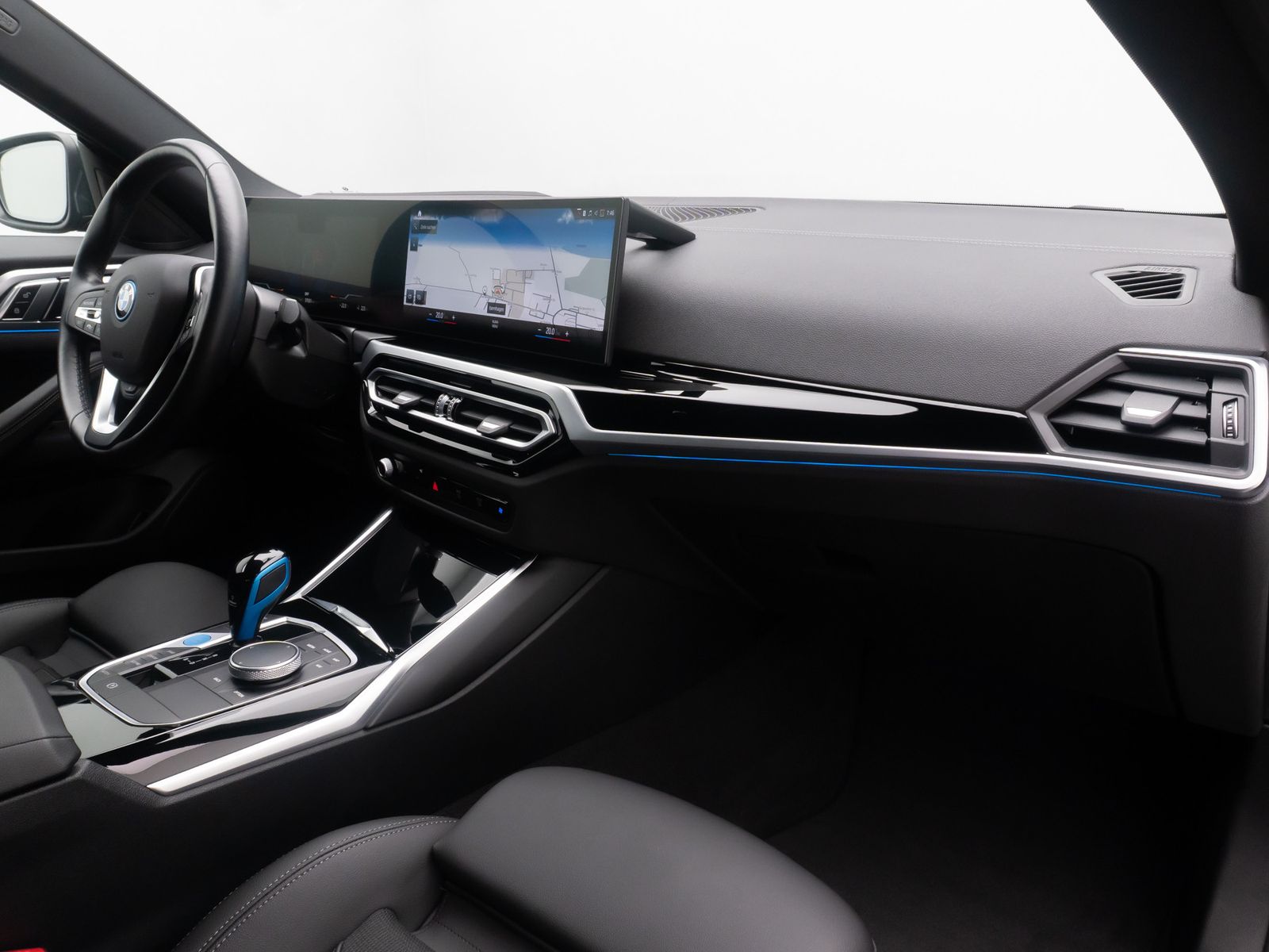 Fahrzeugabbildung BMW i4 eD40 Gran Coup&egrave; Kamera HUD DAB HiFi Komfort