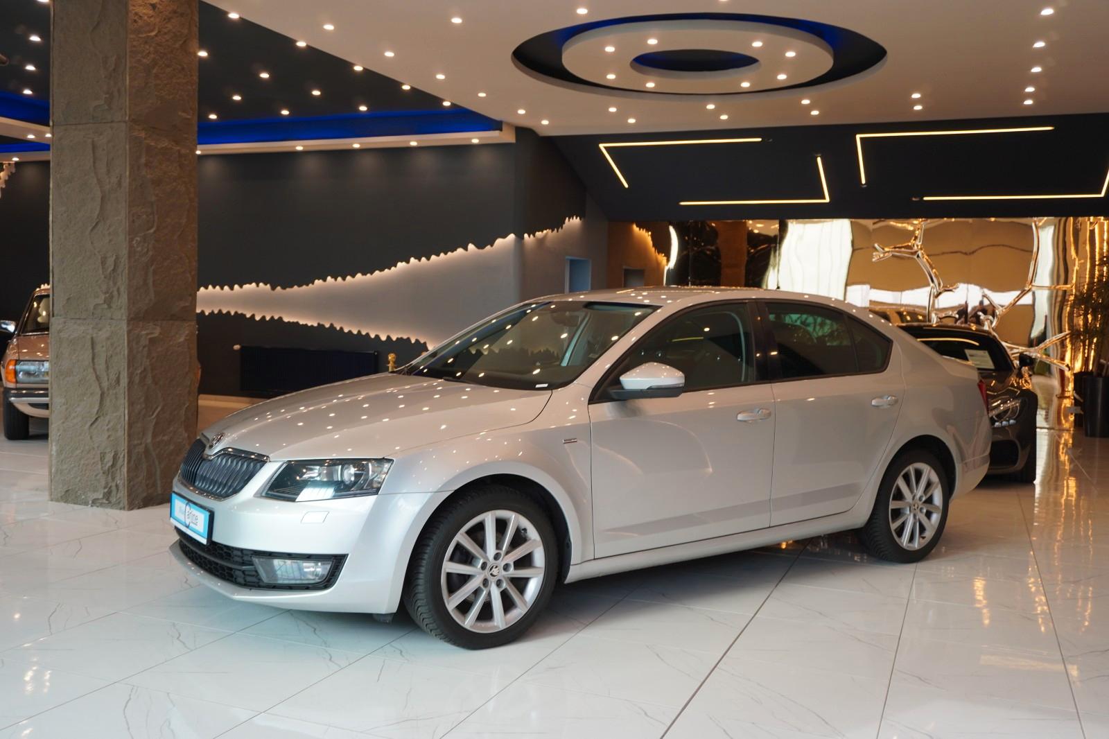 Skoda Octavia Lim. Joy 1.Hand+Standheizung+BiXenon+PDC