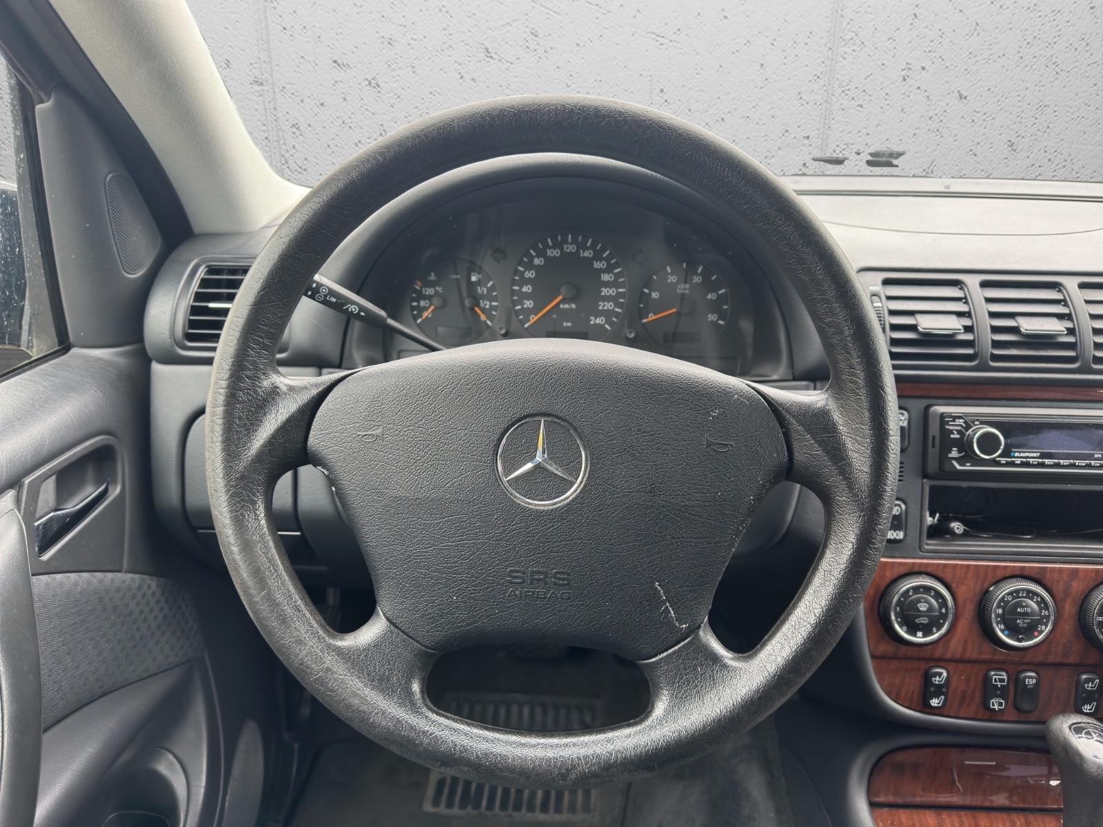 Mercedes-Benz ML270 2004 — photo 20