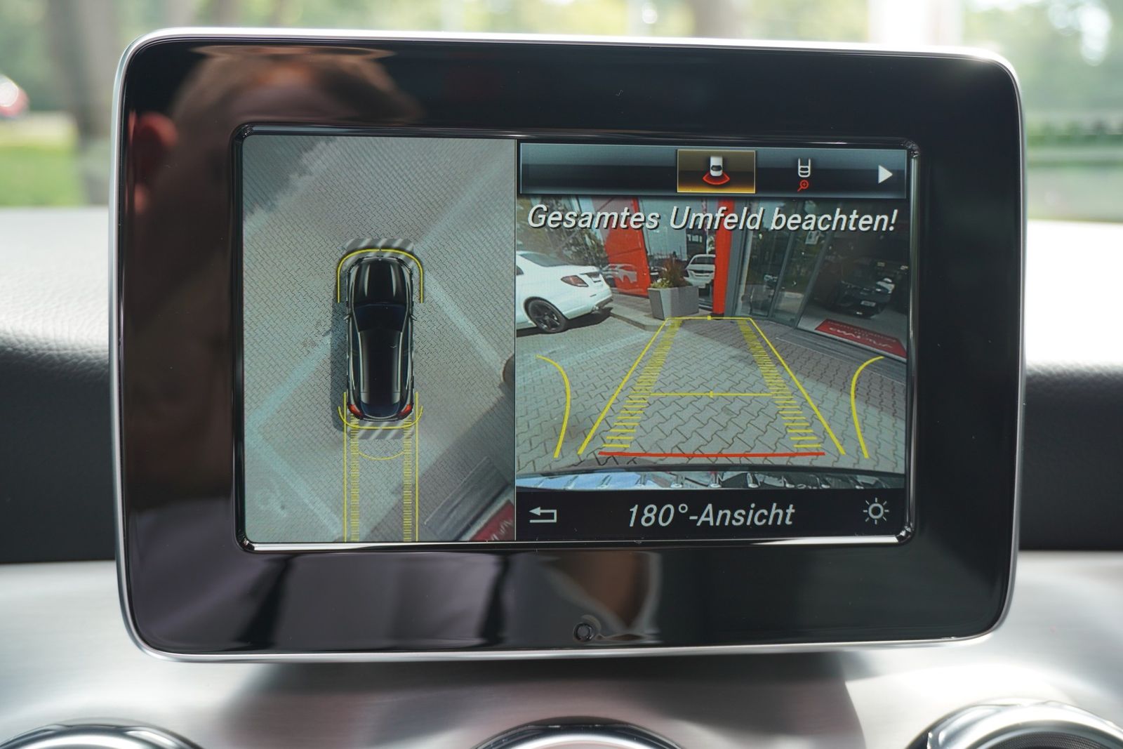 Mercedes-Benz GLA 220d AMG Line LED Navi Pano AHK 360 SHZ foto 24
