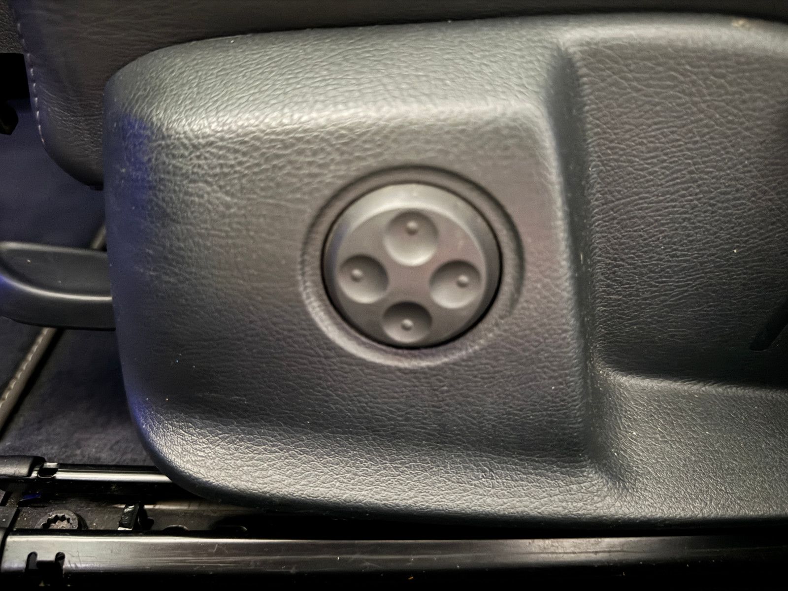 Fahrzeugabbildung Audi A4 2.0 TFSI S-TRONIC 3X-SLINE VIRTUAL LED VOLL