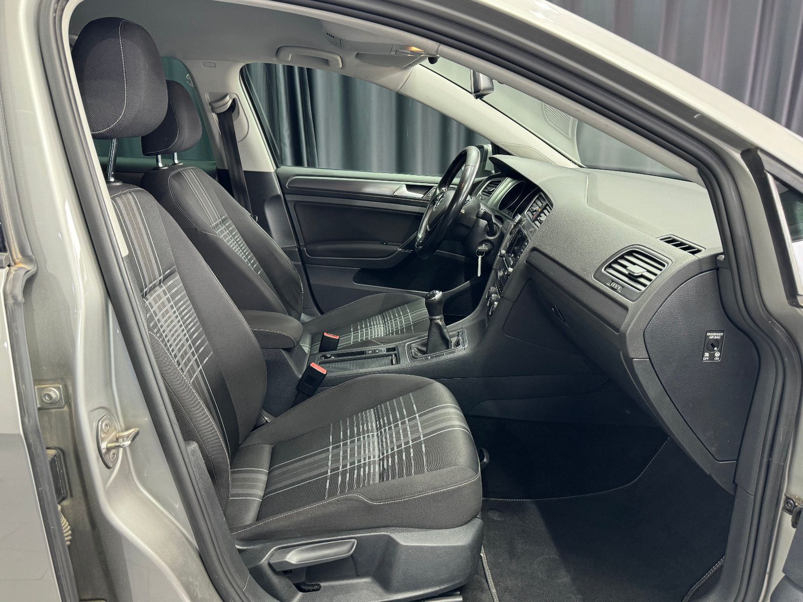 Fahrzeugabbildung Volkswagen Golf VII 2.0 TDI Variant Lounge BMT*TÜV 05/25*