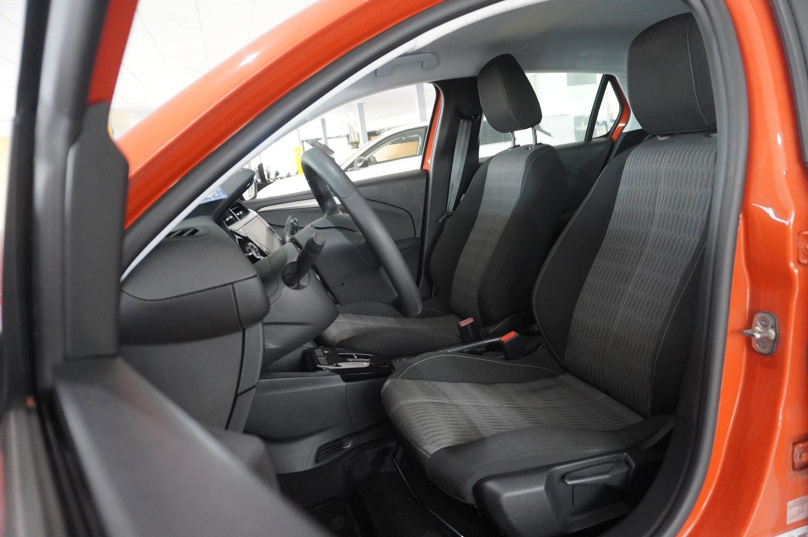 Fahrzeugabbildung Opel Corsa-e F EDITION 7KW NAVI/VIRT/TEMP/DAB/WÄRMEP.