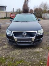 Volkswagen VW Passat 1,6L - Volkswagen Passat mit Benzin-Antrieb: Kombi, 1.6