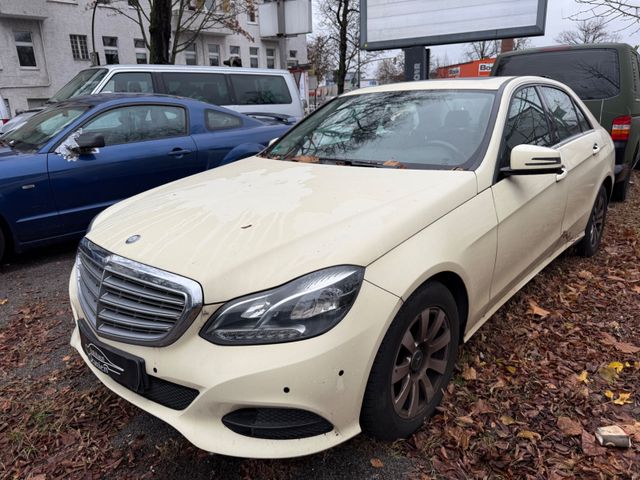 Mercedes-Benz E 220 Lim. E 220 BlueTec,schwarz foliert