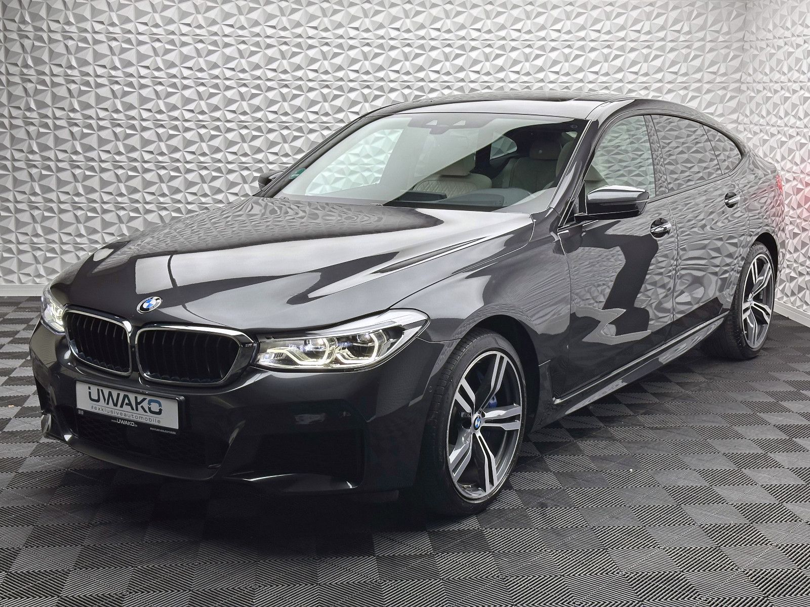 Fahrzeugabbildung BMW 630d GT XDR/M-PAKET/KEYL/AK-L/360°/PANO/HUD/H&K