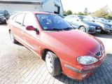 Renault Megane 1.6 - Renault Megane aus 2001: 1.6