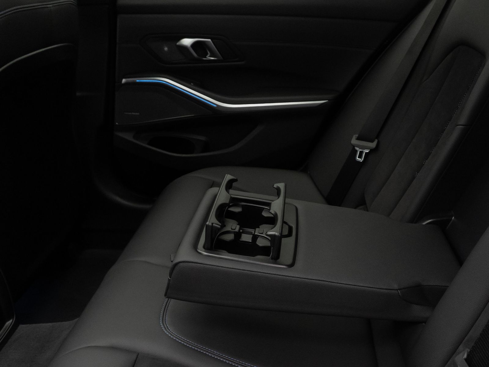 Fahrzeugabbildung BMW M340i xD H/K DAB AHK Panorama 19Zoll WidsDisplay