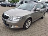Skoda Octavia Combi Elegance - Skoda Octavia aus 2011: Elegance