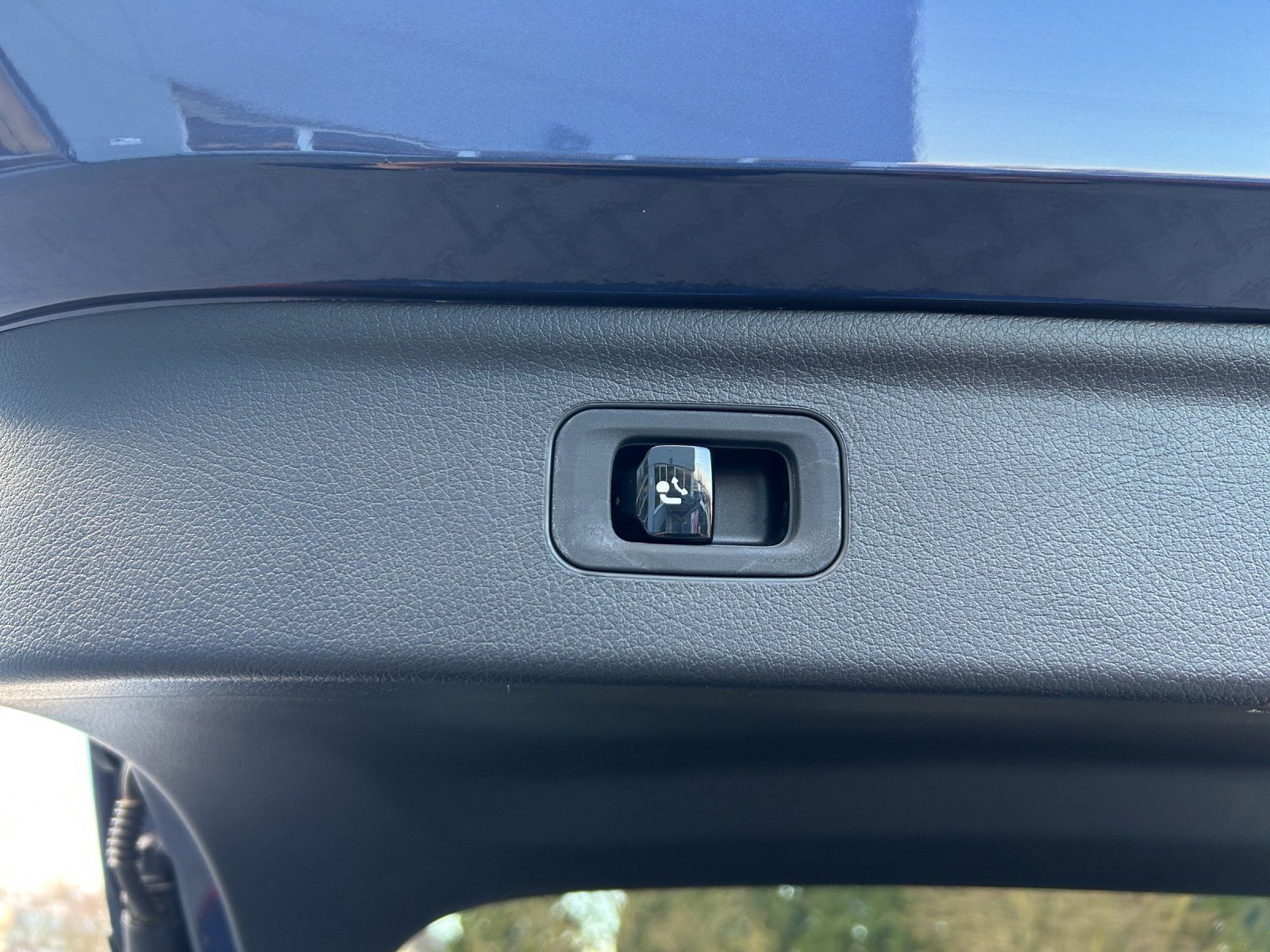 Fahrzeugabbildung Mercedes-Benz EQE350 4M SUV Premium AMG Hyper HAL Airmatic AHK