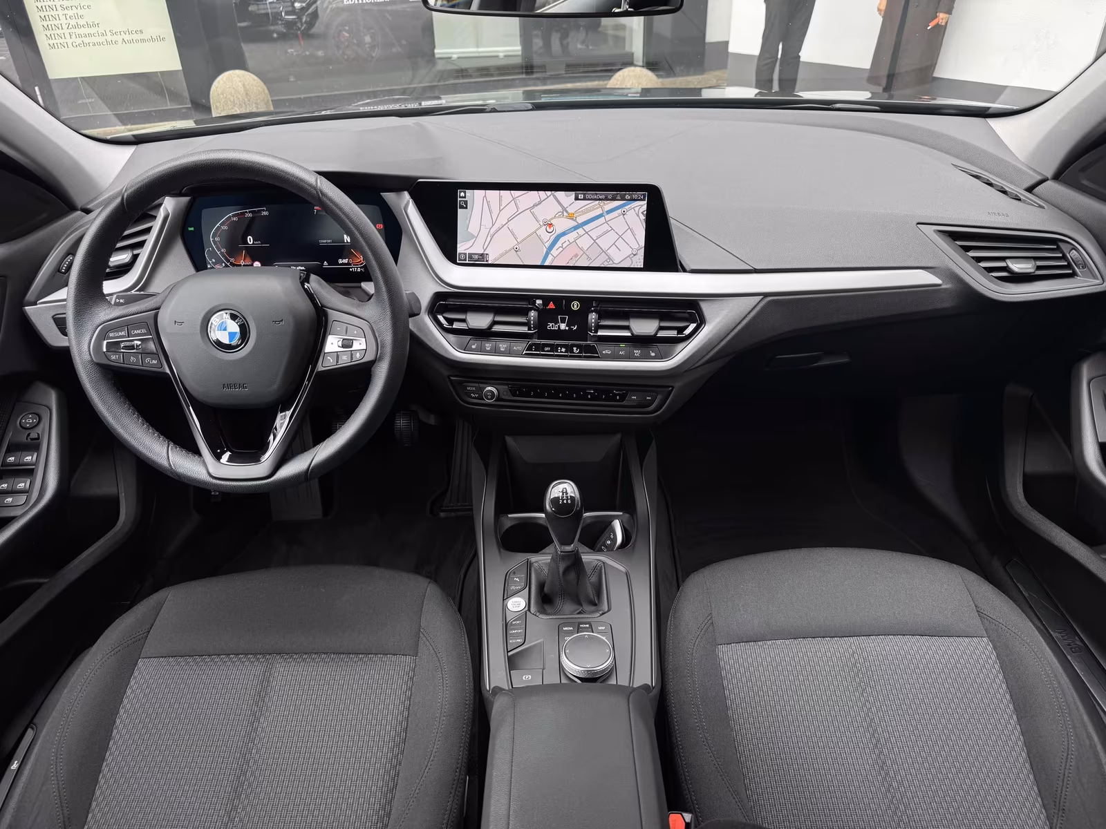 BMW 118i LC Prof. LED Navi PDC Tempomat DAB Shz