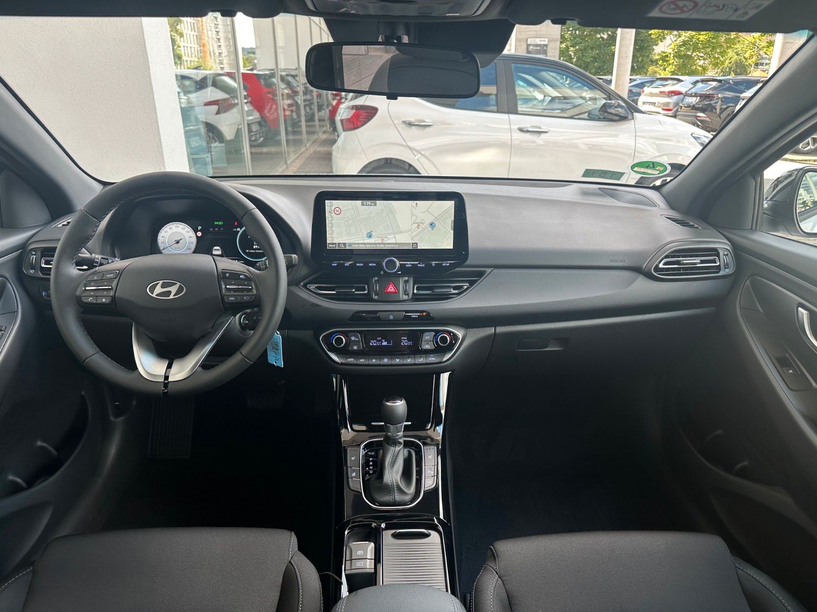 Fahrzeugabbildung Hyundai i30 Advantage 1.0L 100PS NAVI/SHZ/AUTOMATIK!