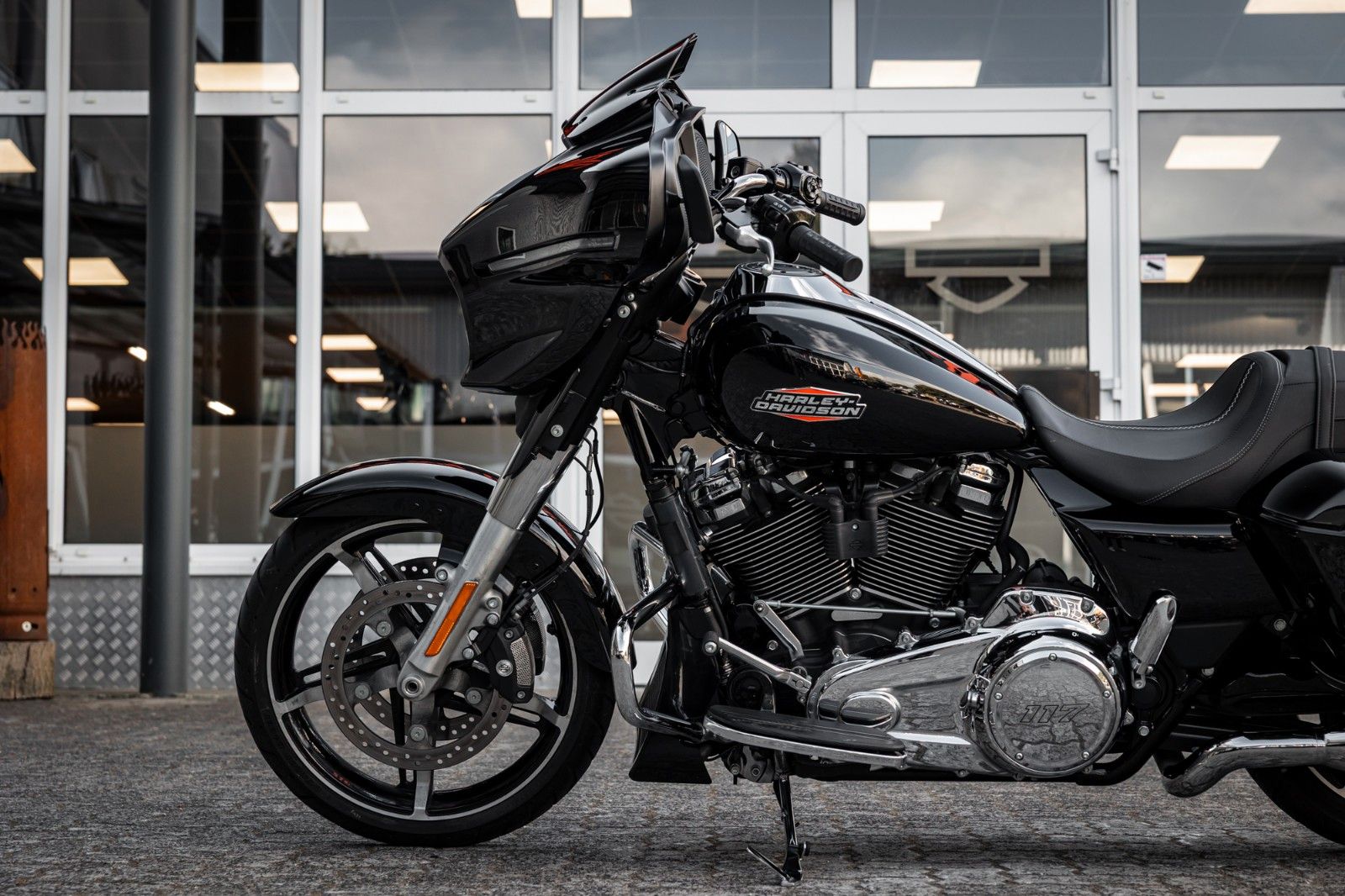 Fahrzeugabbildung Harley-Davidson Street Glide FLHX MY24 117cui- Kesstech